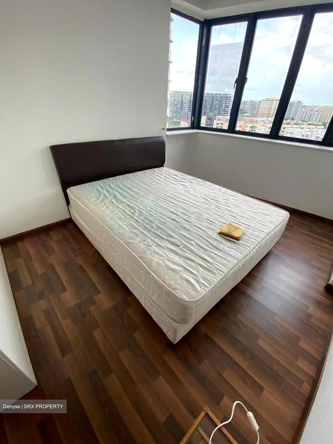 Simsville (D14), Condominium #628325991